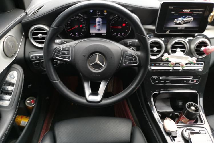 Used Mercedes-Benz GLC Coupe 2019 Facelift GLC 200 4MATIC Coupe SUV Steering Wheel