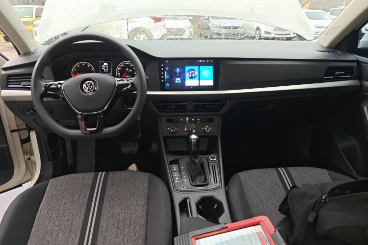 Used Volkswagen Lavida 2019 Lavida Start 1.5L Automatic Trendy Version China VI Standard Center Console