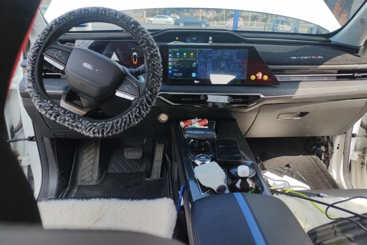 Used CHANGAN OSHAN Z6 2023 Blue Whale 1.5T DCT Smart-Led City Edition
