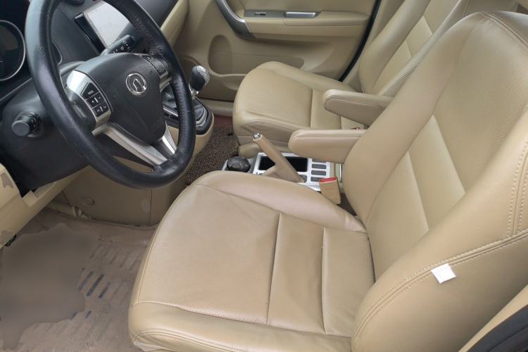 Used Haval H6 2013 Upgraded Model 1.5T Manual Two-Wheel Drive Urban Version Left Front Seat