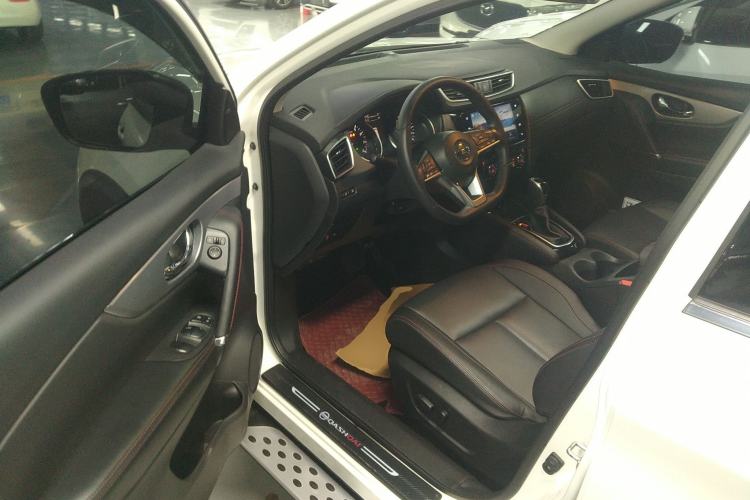 Used Nissan Qashqai 2022 2.0L CVT XV Premier Luxury Edition Interior 3