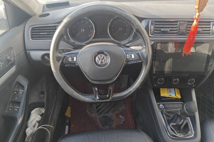 Used Volkswagen Sagitar 2017 1.6L Manual Comfort Model
