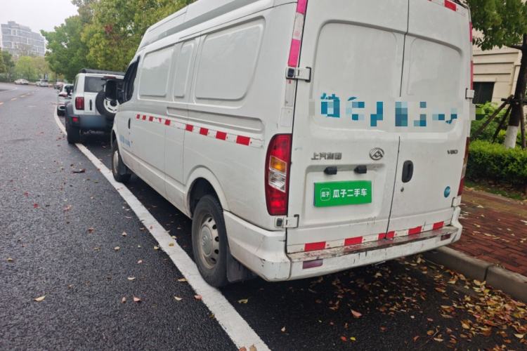 Used SAIC MAXUS Xintu V80 2021 2.0T Manual Classic City Delivery King Long Wheelbase Mid-Roof 3 Seats Rear Left 45 Deg