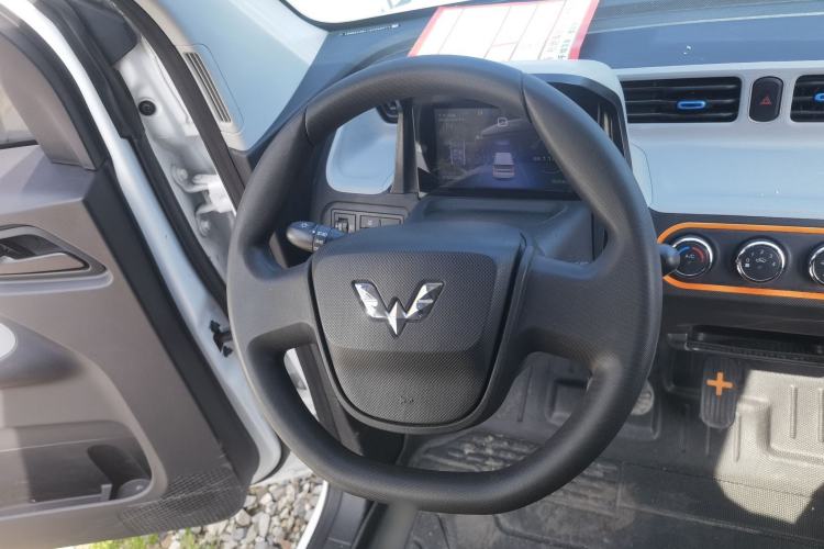 Used Wuling Hongguang MINIEV 2020 Freedom Version Lithium Iron Phosphate Steering Wheel