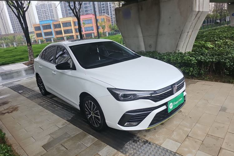 Used Roewe i5 2021 1.5L CVT Platinum Edition Front Right 45 Deg