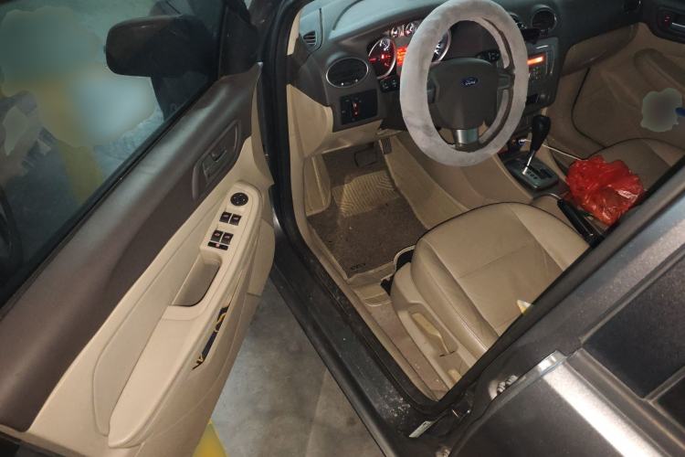 Used Ford Focus 2013 Sedan Classic 1.8L Automatic Fashion Edition Driver Seat