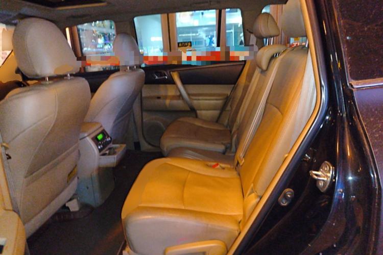 Used Toyota Highlander 2012 2.7L Two-Wheel Drive 7-Seater Luxury Edition
