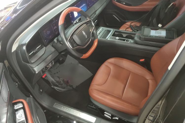 Used Lincoln Z 2022 iXiang Deluxe Edition Left Front Seat