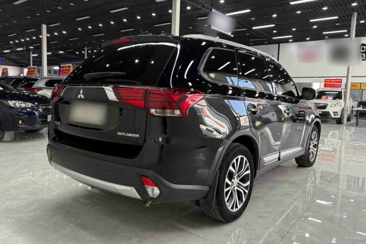 Used Mitsubishi Outlander 2018 2.0L Two-Wheel Drive Glory Edition 5 Seats Exterior 5