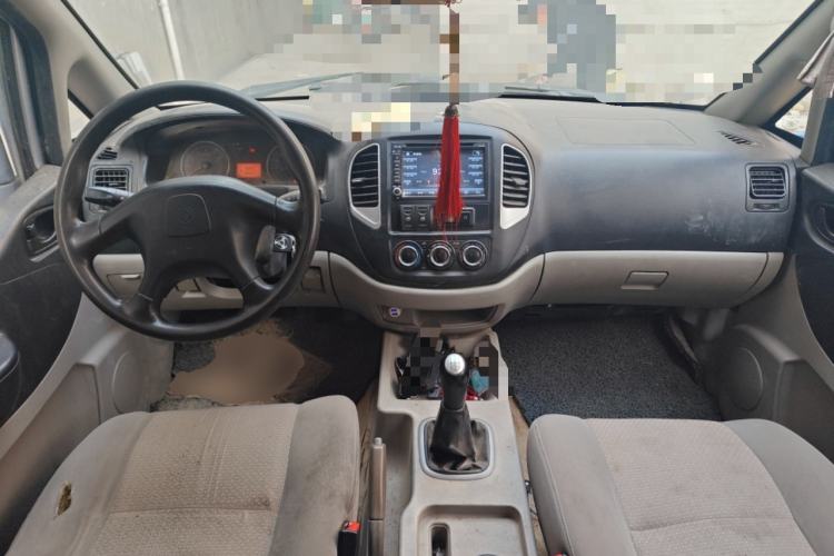 Used FORTHING Lingzhi 2016 V3 1.5L 7-Seater Luxury Model China IV Standard
