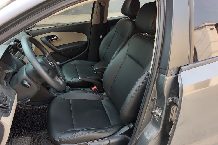 Used Volkswagen Polo 2011 1.6L Manual ZhiShang Edition
