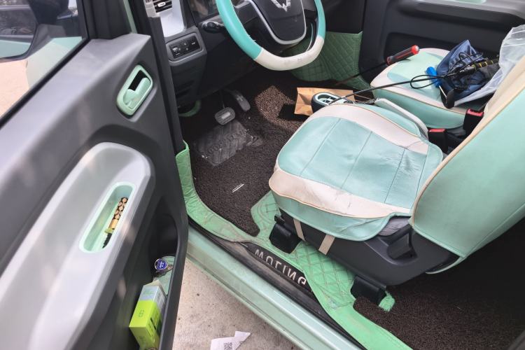 Used Wuling Hongguang MINIEV 2021 Macaron Fashion Model Lithium Iron Phosphate Driver Seat