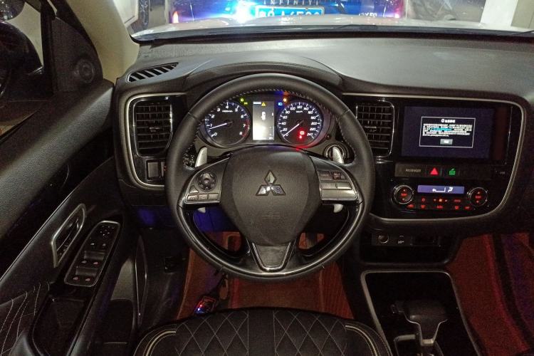 Used Mitsubishi Outlander 2021 2.4L 4x4 Zhi Xiang Edition 7 Seats
