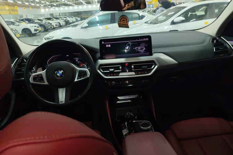 Used BMW X4 2022 xDrive 25i M Sport Package Center Console