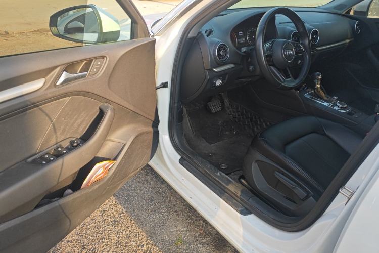 Used Audi A3 2020 Restyled Sportback 35 TFSI Entry-Level China VI Emission Standard Driver Seat