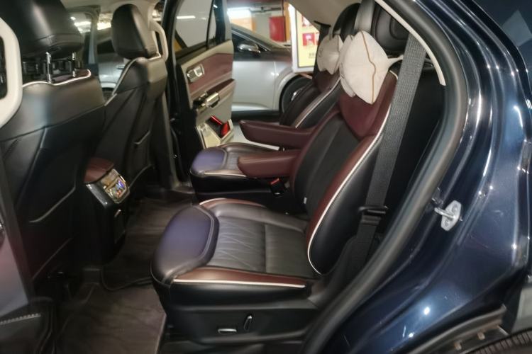 Used Ford Explorer 2023 EcoBoost 285 Four-Wheel Drive Titanium Edition 6 Seats