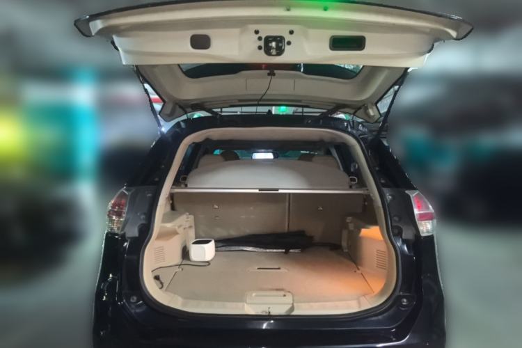 Used Nissan X-Trail 2014 2.0L CVT Comfort Edition 2WD Trunk