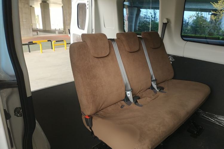 Used Iveco Eurocargo 2021 2.0T Manual Super-Rui Short Wheelbase Low-Roof Side-Hinged Door F1A