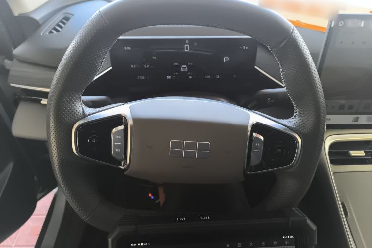 Used Geely Galaxy L6 2025 EM-i 140km Long-Range Version
