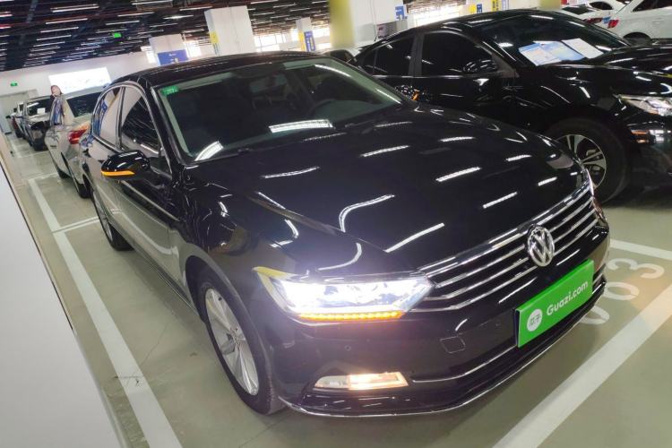 Used Volkswagen Magotan 2019 330TSI DSG Leading Model China VI Standard
