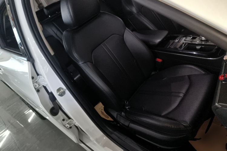 Used Kia K5 2020 270T CVVD Luxury Edition Right Front Seat