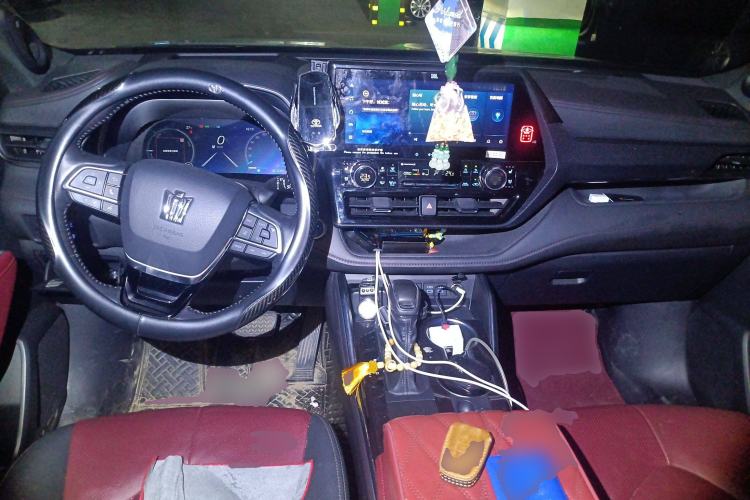 Used Toyota Crown Kluger 2021 2.5L HEV Four-Wheel Drive Flagship Edition Center Console