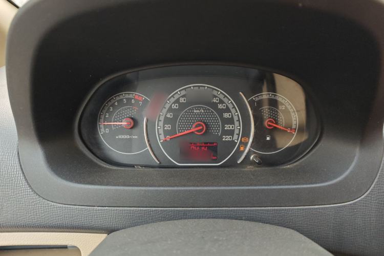 Used Wuling Zhengcheng 2015 1.8L Luxury Model LJ479QE2
