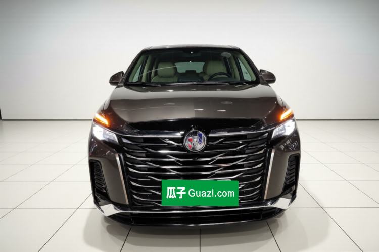 Used Buick GL8 2023 Facelifted Land Cruiser Executive Luxury Version
