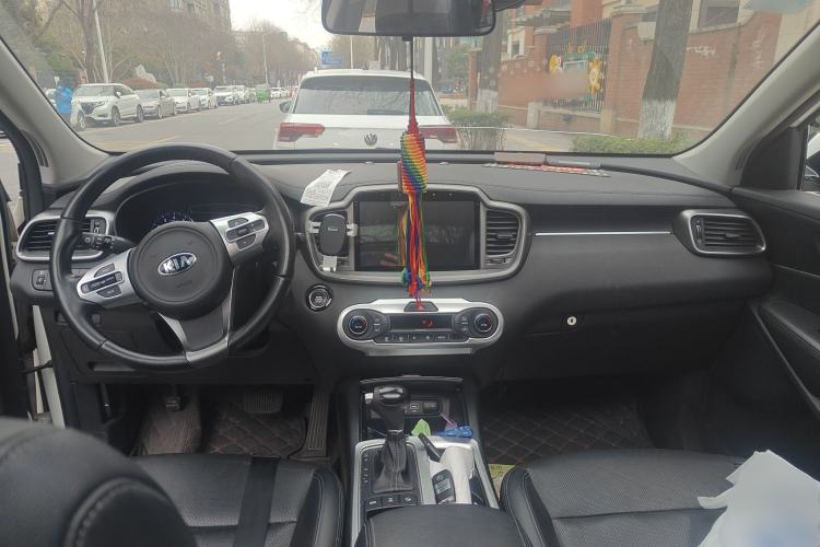 Used Kia Sorento 2016 Sorento L 2.4L Gasoline 4WD Custom Edition 7 Seats Emission Standard China V
