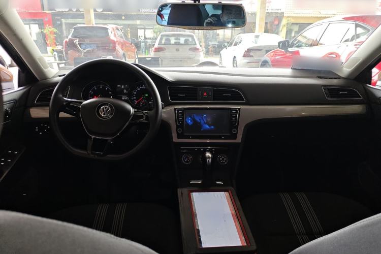 Used Volkswagen Lamando 2015 230TSI DSG Fashion Edition Center Console