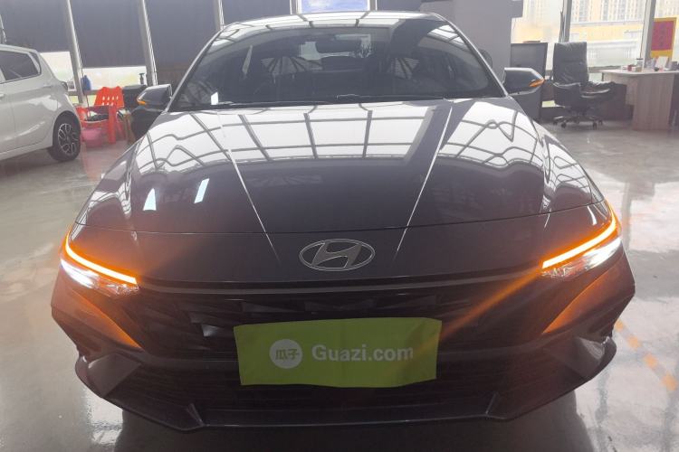 Used Hyundai Elantra 2023 1.5L CVT LUX Prestige Edition
