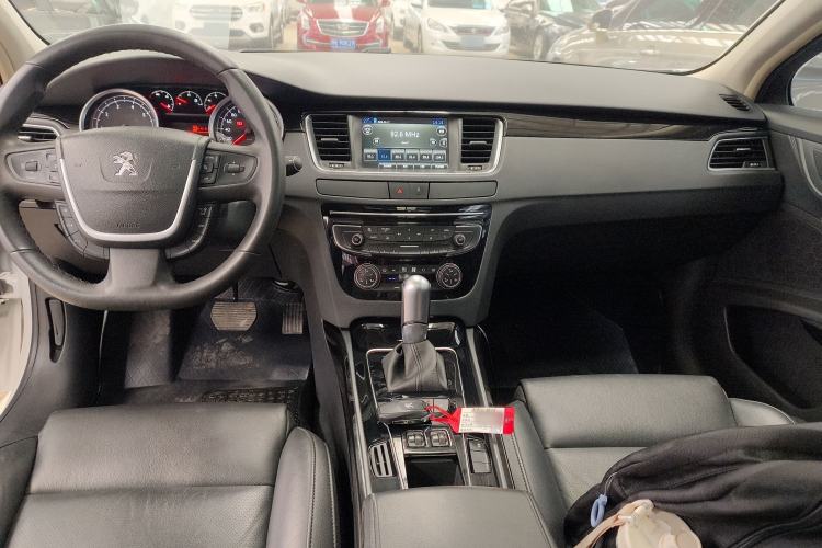 Used Peugeot 508 2015 1.6THP Automatic Prestige Edition Center Console