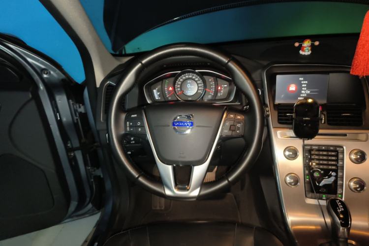 Used Volvo XC60 2017 T5 AWD Smart Upgrade Edition