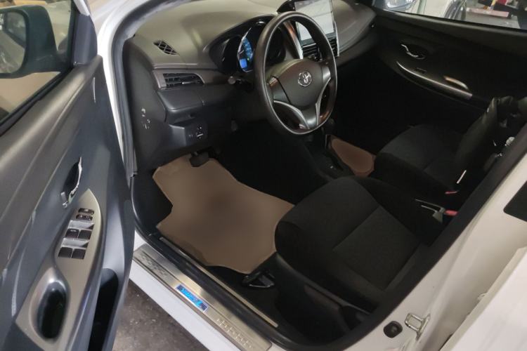 Used Toyota YARiS L Zhi Xuan 2015 1.5E Automatic Charm Edition Driver Seat