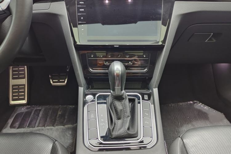 Used Volkswagen FAW-Volkswagen CC 2023 Hunting Vehicle 380TSI Hunter's Heart Edition Gear Lever