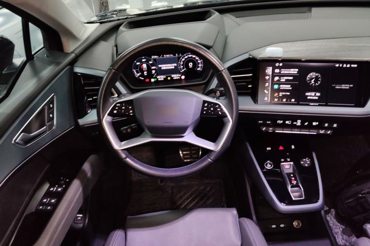 Used Audi Q5 e-tron 2022 40 e-tron Starry Edition Luxury Package Steering Wheel
