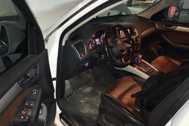 Used Audi Q5 2017 40 TFSI Ambition Edition Driver Seat