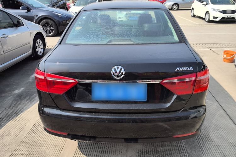 Used Volkswagen Lavida 2013 Revised Classic 1.6L Automatic Fashion Edition
