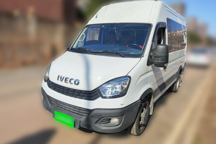 Used Iveco Eurocargo 2021 2.0T Manual Super Rui Long Wheelbase Short Overhang High Roof Side-Sliding Door F1A