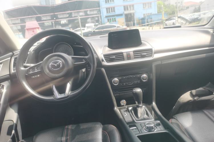 Used Mazda 3 Axela 2019 Cloud-Controlled Sedan 1.5L Automatic Luxury Model China VI Standard Center Console
