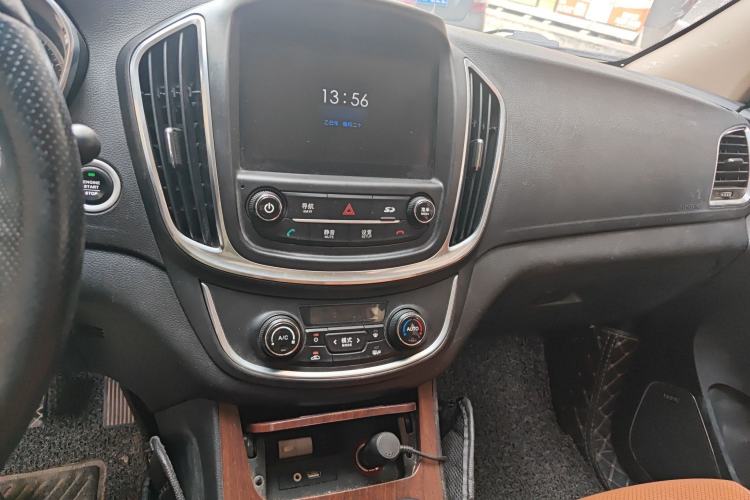 Used Baojun 560 2017 Rhythmic Edition 1.5T Manual Premium Model