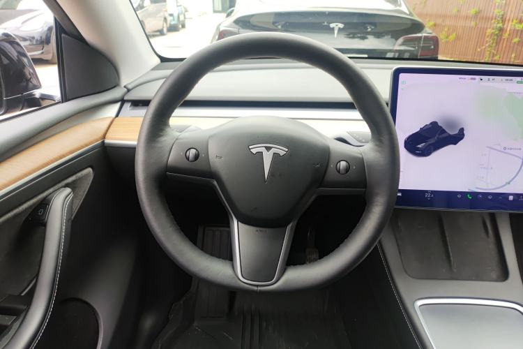 Used Tesla Model Y 2021 Long-Range All-Wheel-Drive Version 3D7 Steering Wheel