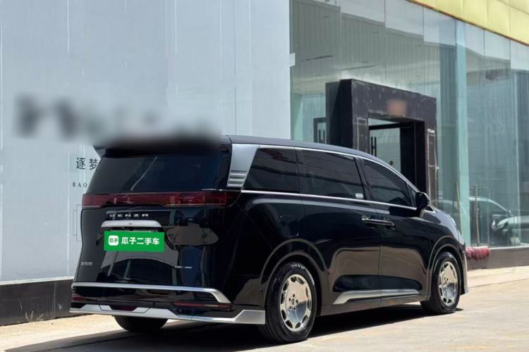 Used Denza D9 2024 DM-i 980 Four-Wheel Drive Flagship Model
