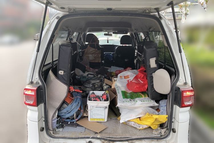 Used FORTHING Lingzhi 2022 M5 1.6L Practical 7-Seater Trunk