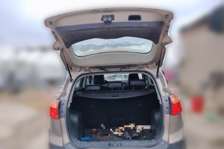 Used JAC Group Refine S3 2016 1.5L CVT Luxury Smart Version Trunk