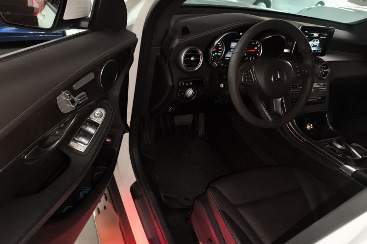 Used Mercedes-Benz GLC 2016 GLC 300 4MATIC Dynamic Model