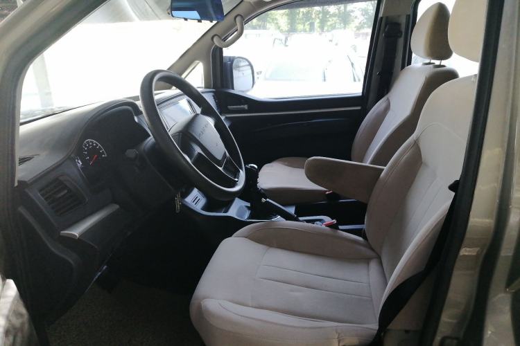 Used FORTHING Lingzhi 2022 M5L 2.0L Utility Model 7 Seats