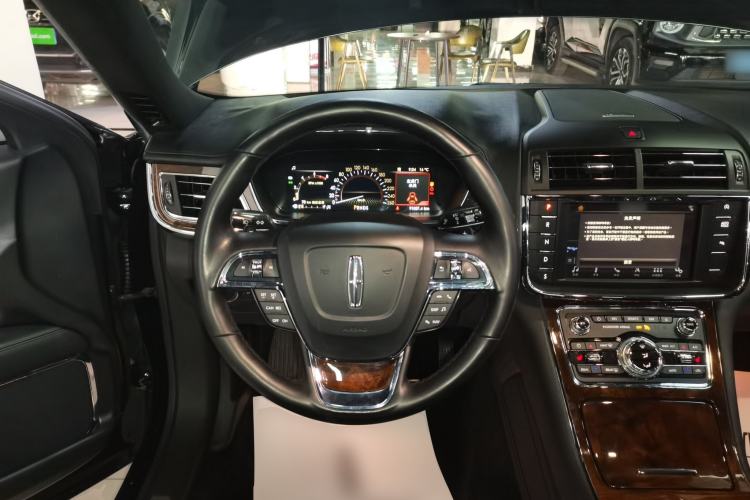 Used Lincoln Continental 2018 2.0T Two-Wheel Drive Deluxe Edition Steering Wheel