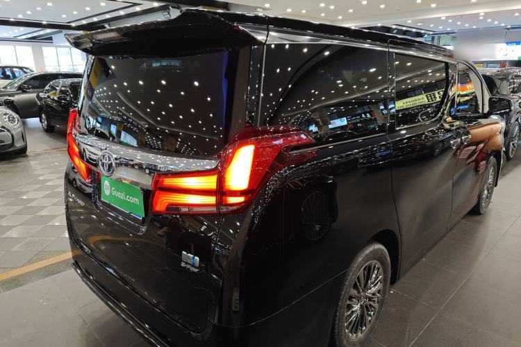 Used Toyota Alphard 2021 Dual-Engine 2.5L Luxury Edition
