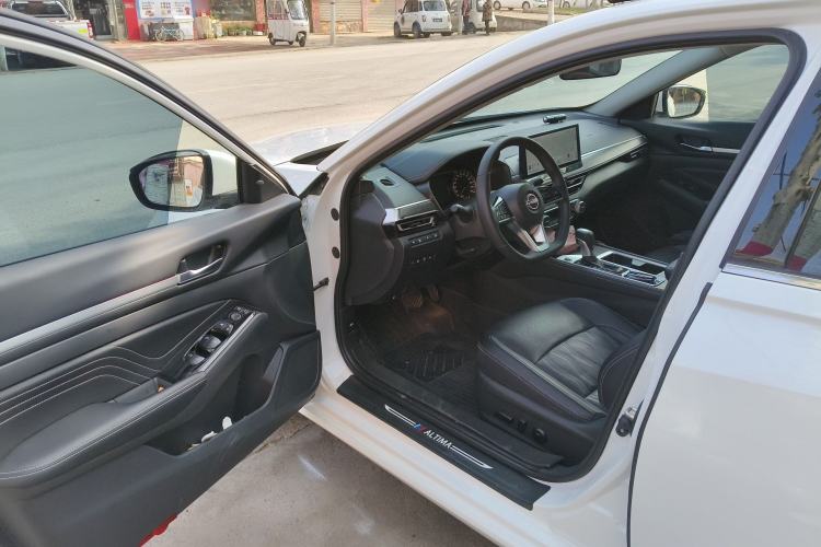 Used Nissan Teana 2024 2.0L SV Black Gold Edition Driver Seat